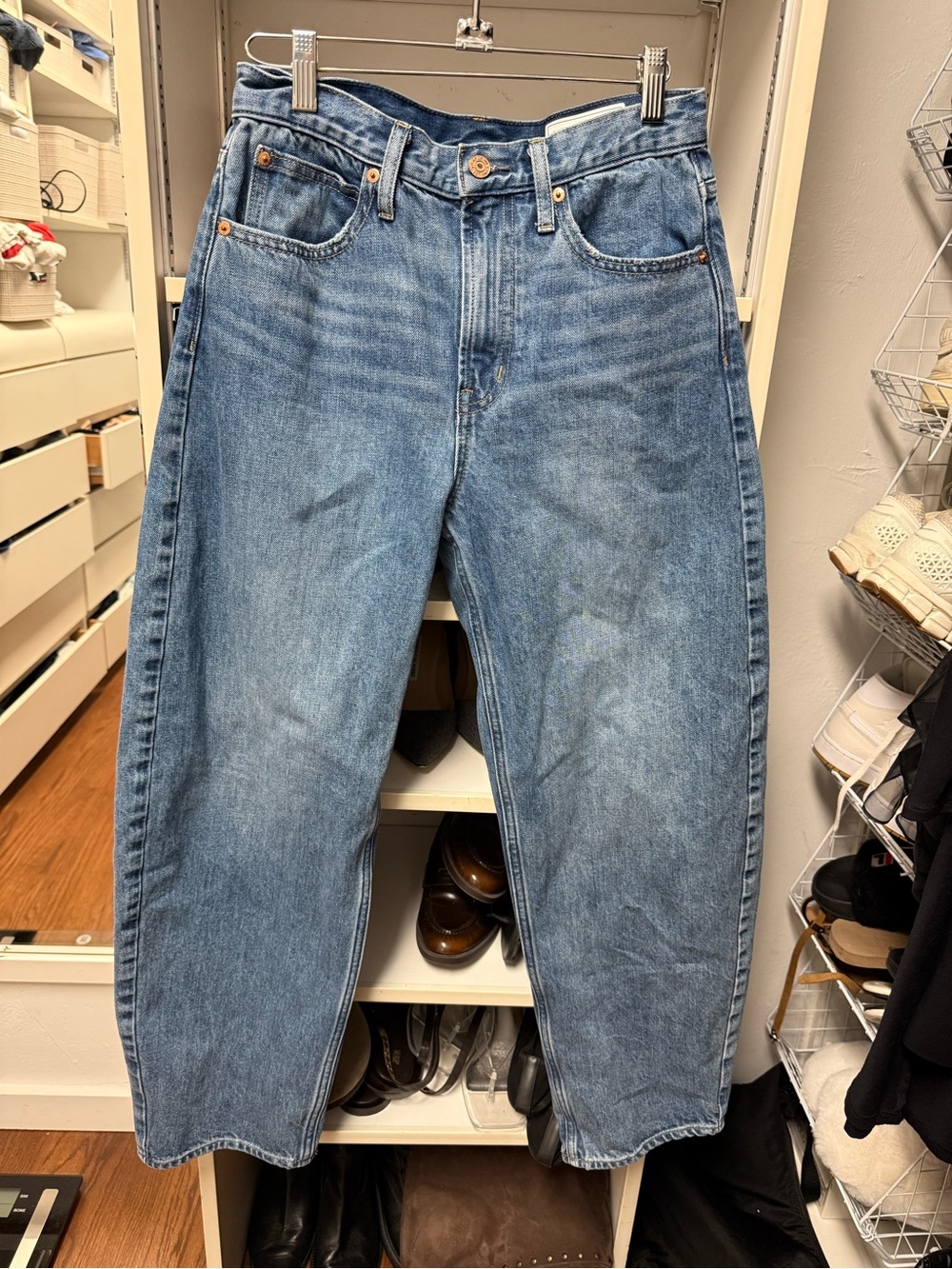 GAP Women’s High Rise Barrel Medium-Light Blue Jeans